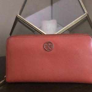 Tory Burch Robinson zip continental wallet